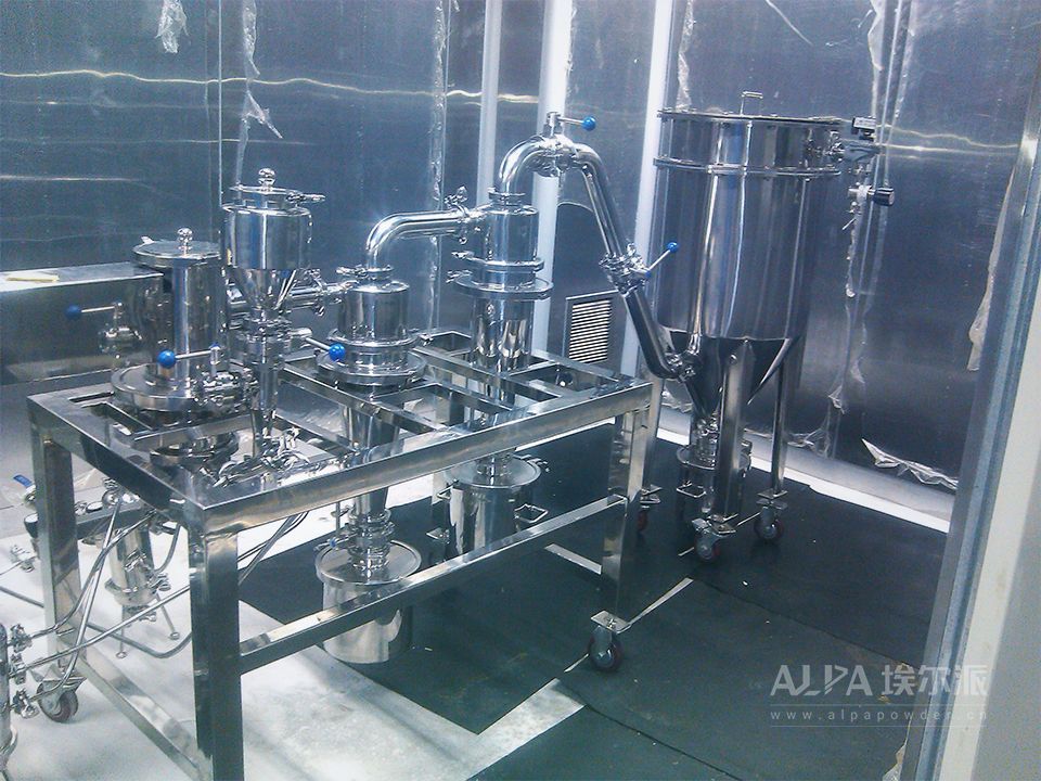 實(shí)驗(yàn)室三合一<a href=http://m.galvanizingplants.cn/chanpin/27.html target=_blank class=infotextkey>氣流粉碎機(jī)</a>